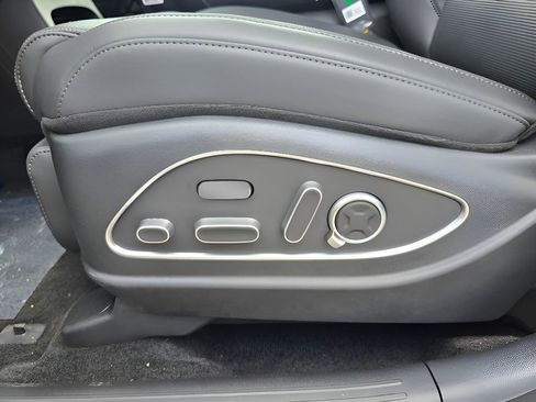 Used 2026 Hyundai Palisade Calligraphy image 16