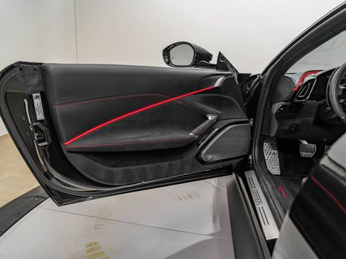 Certified 2024 Ferrari Roma image 18