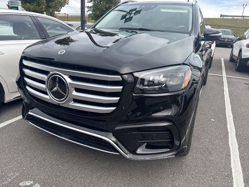 Used 2024 Mercedes-Benz GLS 580 4MATIC image 7