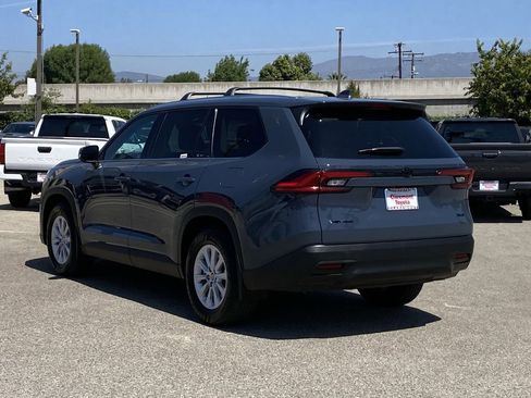 Certified 2024 Toyota Grand Highlander XLE image 42