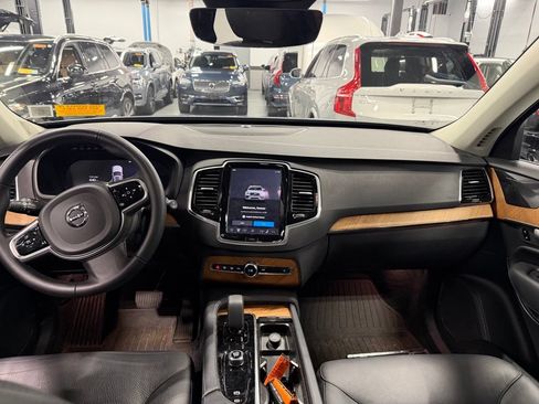 Used 2024 Volvo XC90 T8 Plus w/ Protection Package Premier AWD/4WD image 5