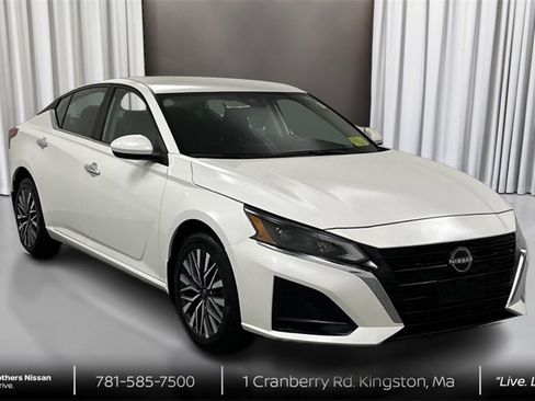 Certified 2023 Nissan Altima 2.5 SV image 3