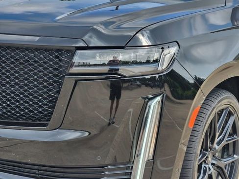 Used 2024 Cadillac Escalade Sport w/ Touring Package AWD/4WD image 9