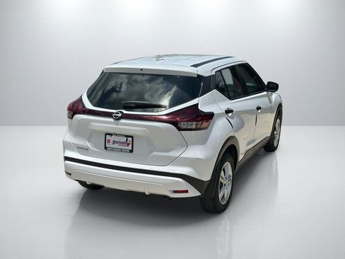 Used 2023 Nissan Kicks S FWD image 5