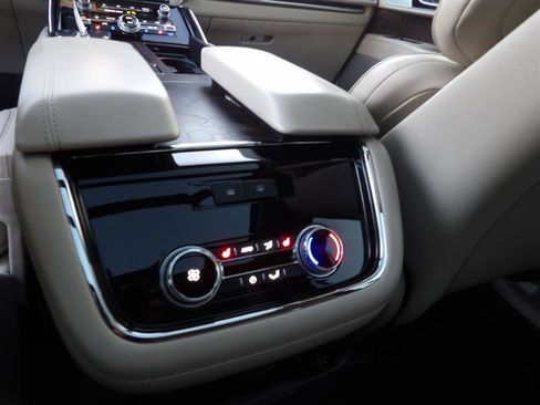 Used 2019 Lincoln Navigator L Reserve image 29