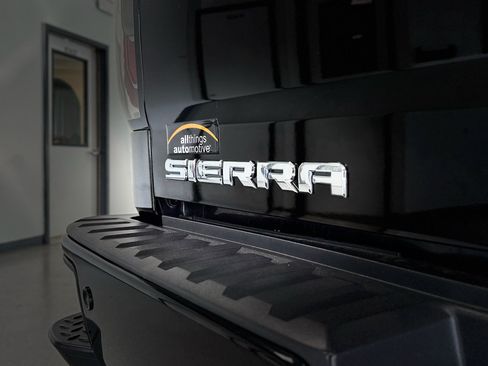 Used 2017 GMC Sierra 1500 Denali w/ Denali Ultimate Package AWD/4WD image 34