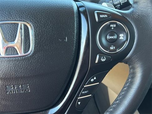 Used 2017 Honda Pilot Touring image 23