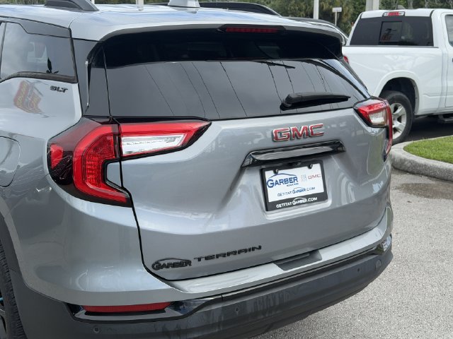 Used 2023 GMC Terrain SLT w/ Tech Package FWD image 11