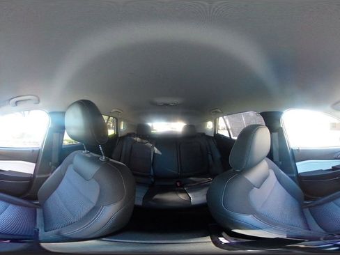 Used 2025 Chevrolet Trax LT image 36