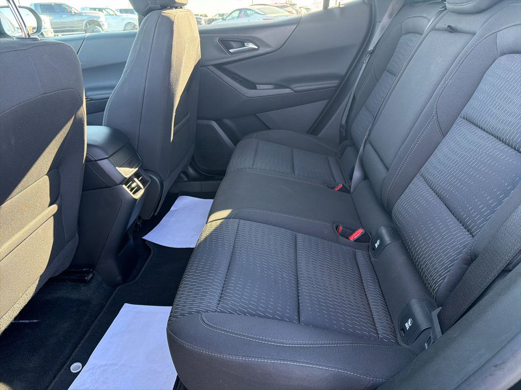 Used 2025 Chevrolet Equinox LT AWD/4WD image 14