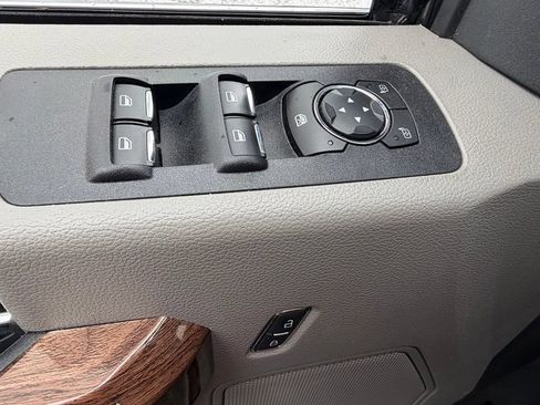 Used 2018 Ford F150 XLT w/ Equipment Group 302A Luxury AWD/4WD image 9