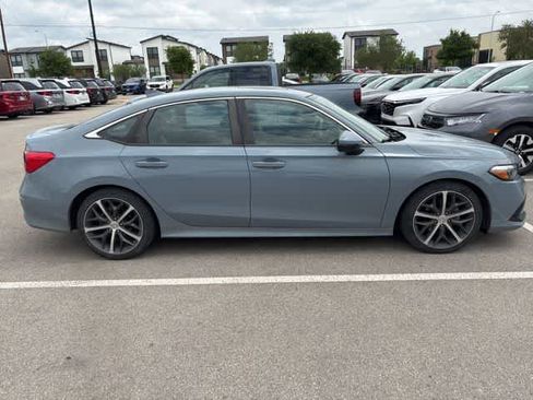 Used 2022 Honda Civic Touring image 6