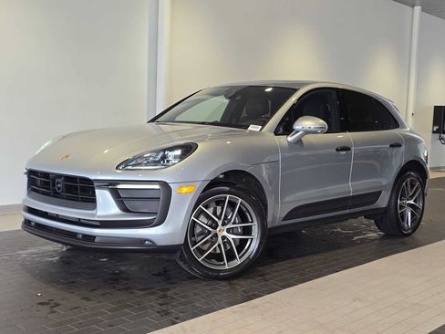 Used 2025 Porsche Macan AWD/4WD image 1