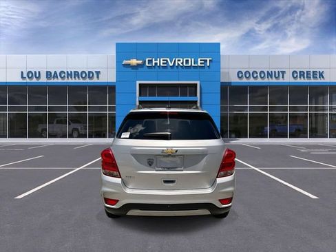 Used 2022 Chevrolet Trax LT w/ LT Convenience Package FWD image 7