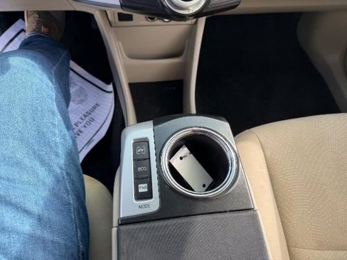 Used 2012 Toyota Prius V Two image 27