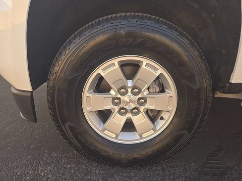 Used 2019 GMC Canyon 2WD Crew Cab w/ Convenience Package image 11