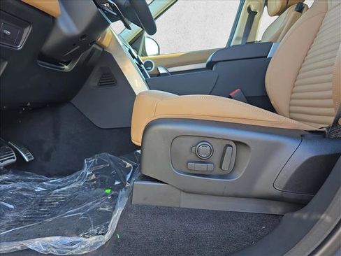 New 2026 Land Rover Discovery Limited Edition image 28