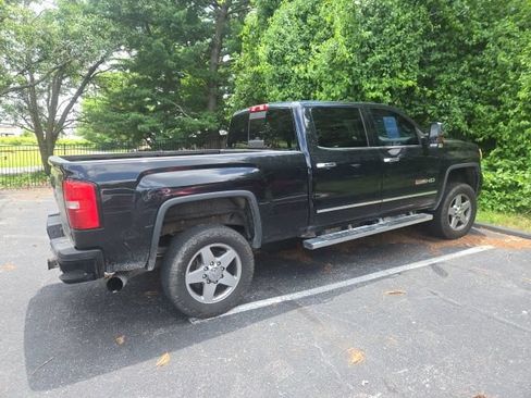Used 2015 GMC Sierra 2500 SLT w/ Duramax Plus Package AWD/4WD image 4