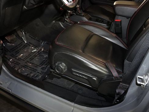 Used 2021 Jeep Wrangler Unlimited Rubicon image 25