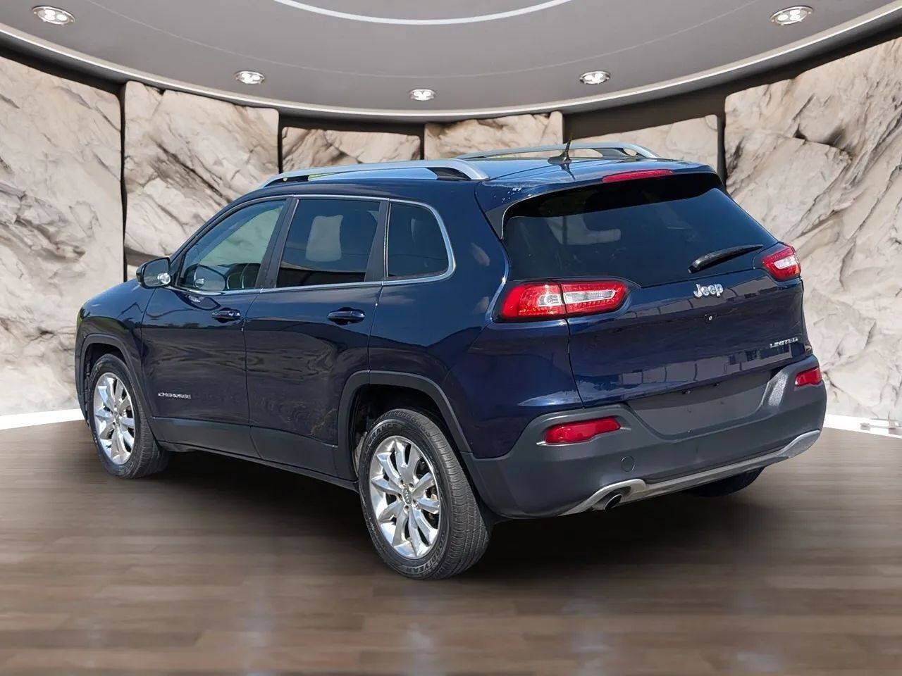 Used 2014 Jeep Cherokee Limited w/ Luxury Group FWD image 8