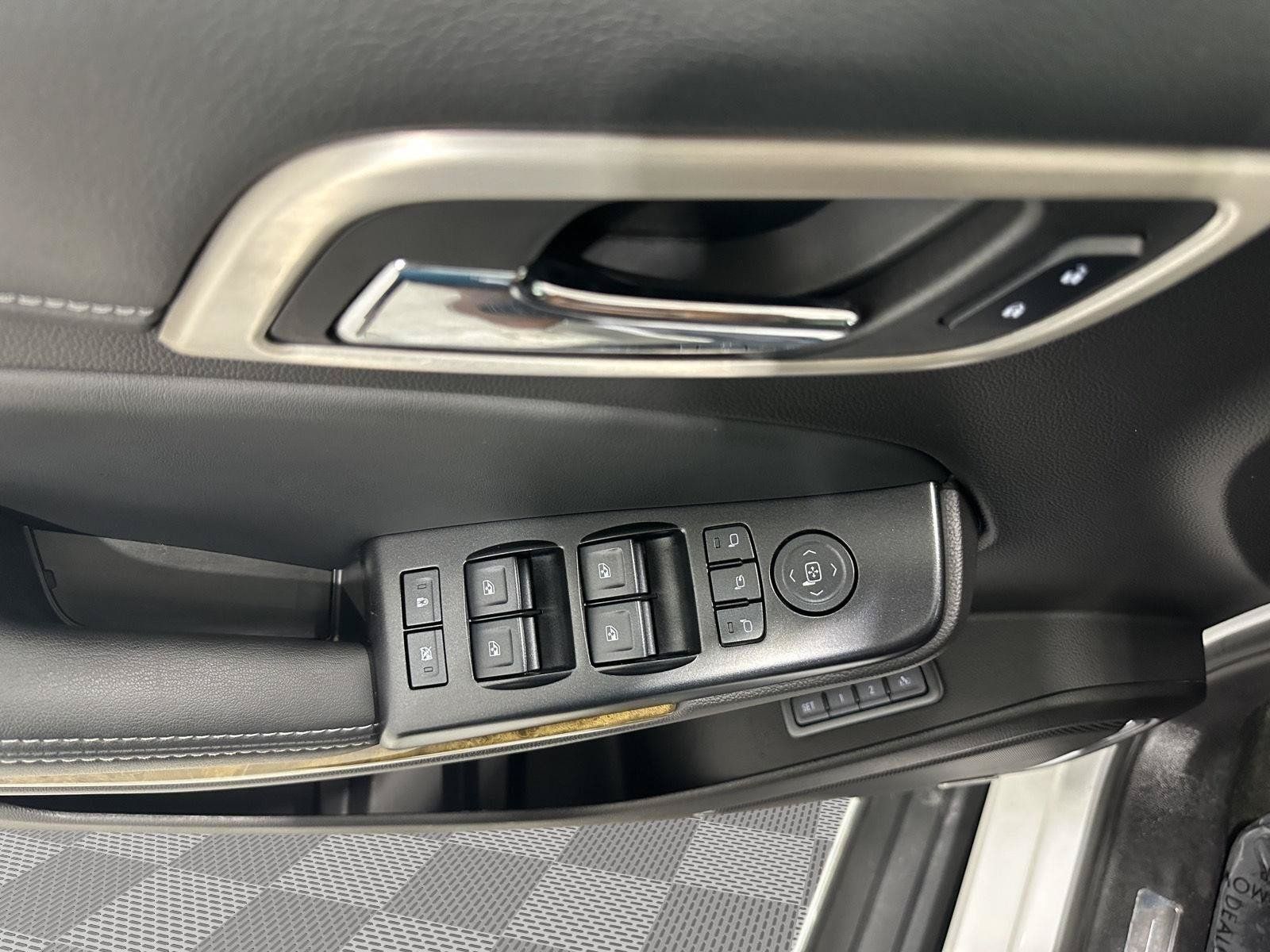 Used 2017 GMC Yukon Denali AWD/4WD image 21