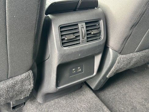 Certified 2023 Nissan Rogue SV image 29