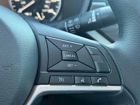 Used 2025 Nissan Altima 2.5 SV FWD image 21