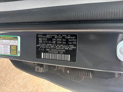 Used 2025 Hyundai Elantra SEL FWD image 19