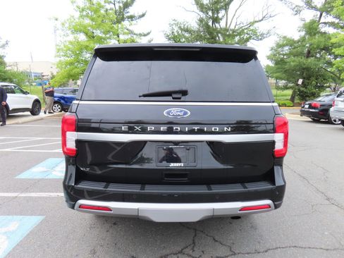 Used 2024 Ford Expedition XLT AWD/4WD image 6