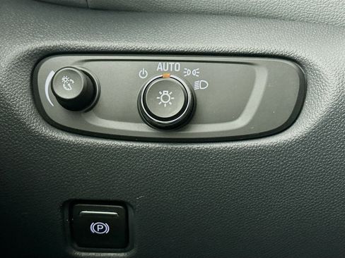 Used 2020 Chevrolet Blazer LT w/ Sound & Technology Package image 16