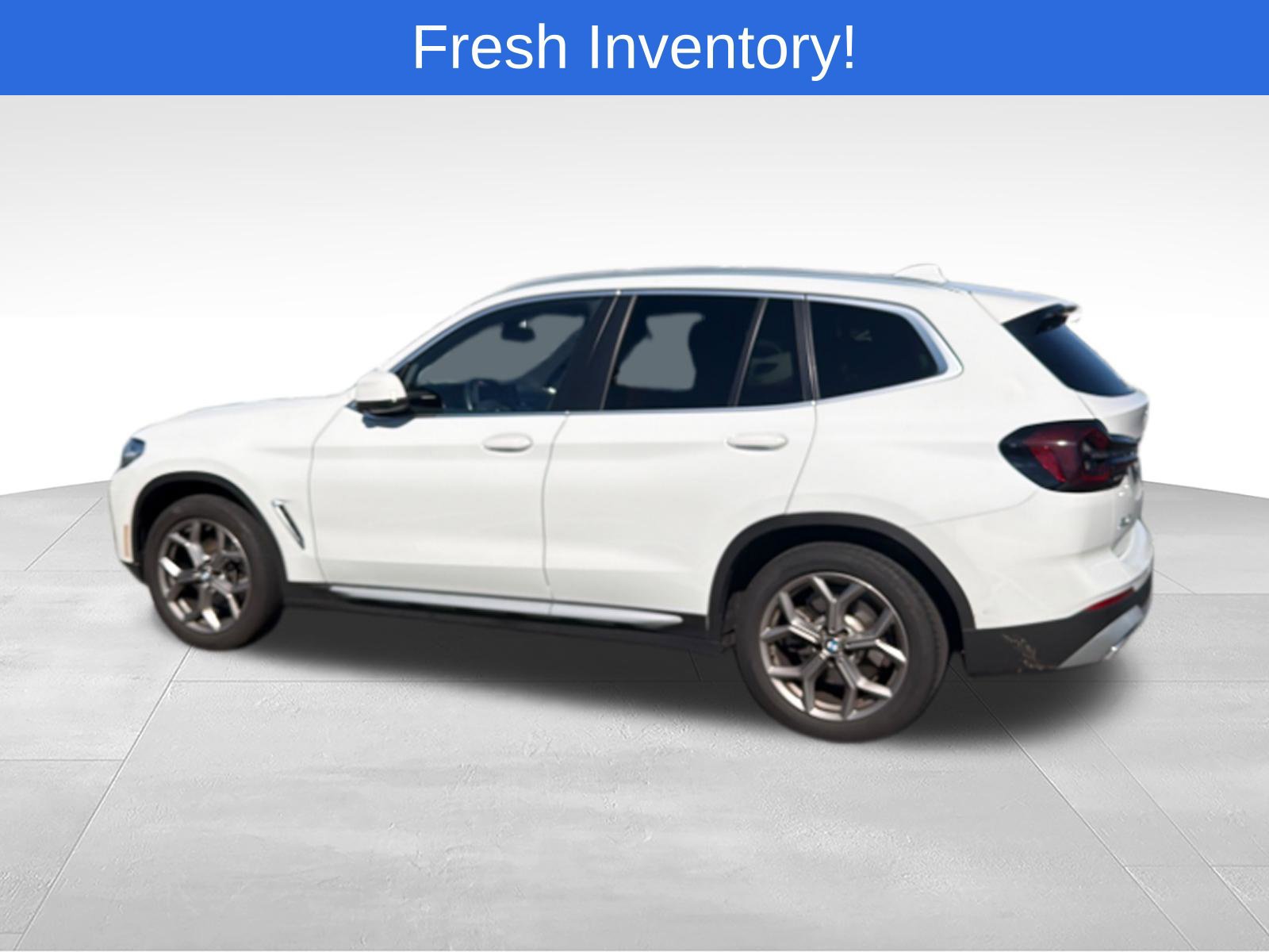 Used 2023 BMW X3 xDrive30i w/ Convenience Package w/ZPA AWD/4WD image 3