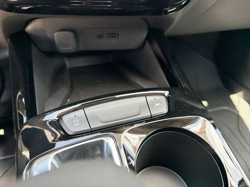 New 2026 Chevrolet Trax LT w/ Sunroof Package FWD image 25