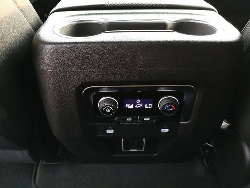 Certified 2021 Chevrolet Suburban RST image 22