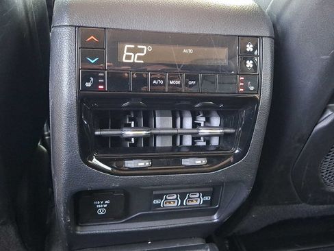 Used 2023 Jeep Grand Cherokee L Limited AWD/4WD image 13