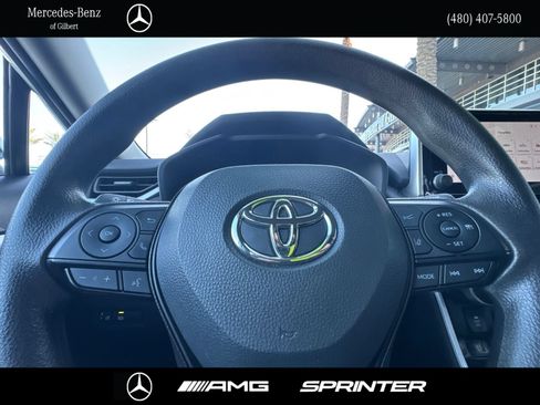 Used 2025 Toyota RAV4 XLE FWD image 30