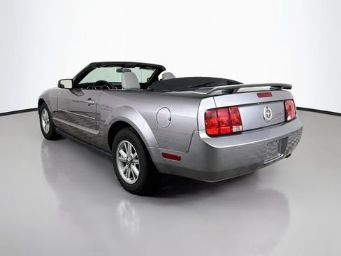 Used 2006 Ford Mustang Convertible RWD image 13