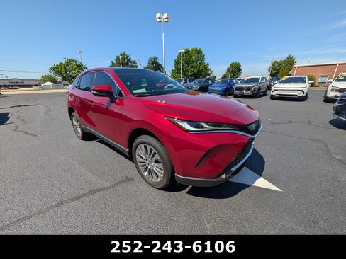 Used 2024 Toyota Venza Limited AWD/4WD image 3