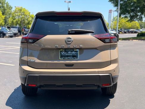 Used 2025 Nissan Rogue SV FWD image 13