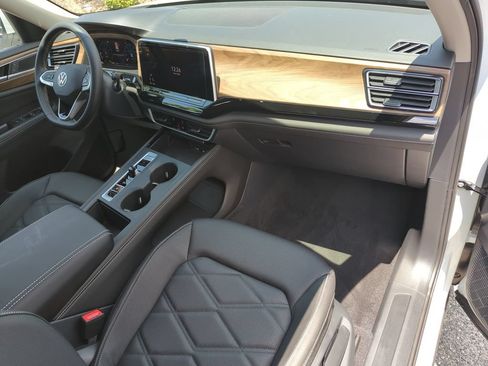 New 2026 Volkswagen Atlas SE FWD image 22