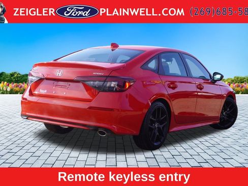 Used 2025 Honda Civic Sport image 5