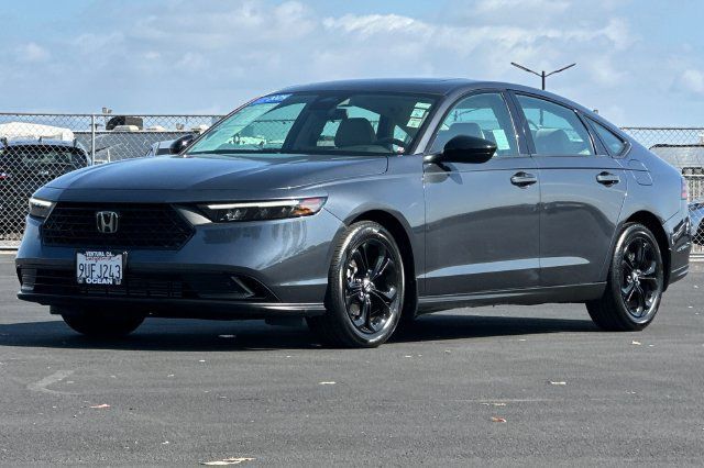 Certified 2025 Honda Accord SE image 8