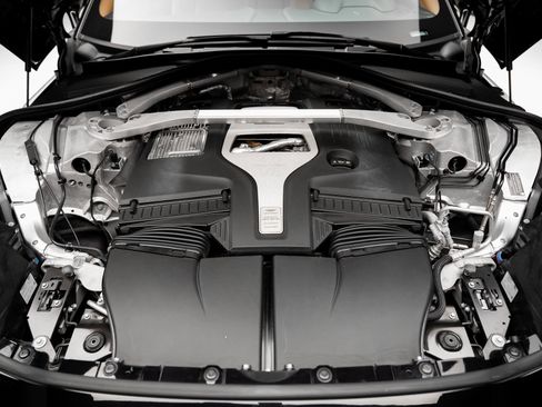 Used 2023 Aston Martin DBX image 70