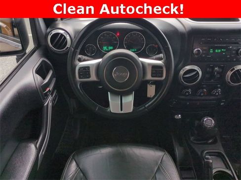 Used 2014 Jeep Wrangler Unlimited Freedom Edition image 15