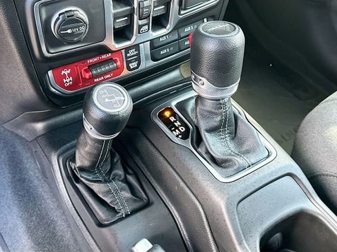 New 2026 Jeep Gladiator Rubicon AWD/4WD image 12