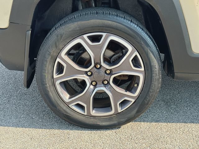 Used 2015 Jeep Renegade Limited AWD/4WD image 33