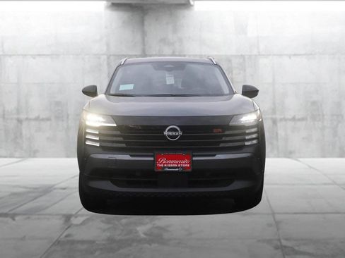 New 2026 Nissan Kicks SR w/ SR Premium Package FWD image 4