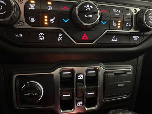 Used 2021 Jeep Wrangler Unlimited Sahara w/ Uconnect 4C Nav & Sound Group image 46