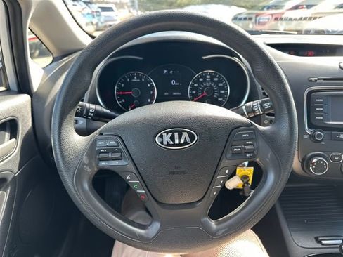 Used 2017 Kia Forte LX w/ LX Popular Package image 17