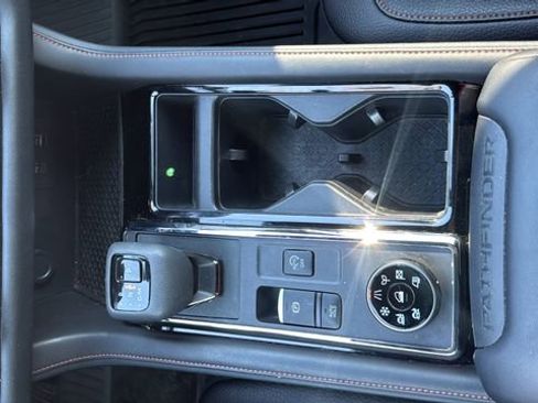 Used 2024 Nissan Pathfinder Rock Creek AWD/4WD image 8