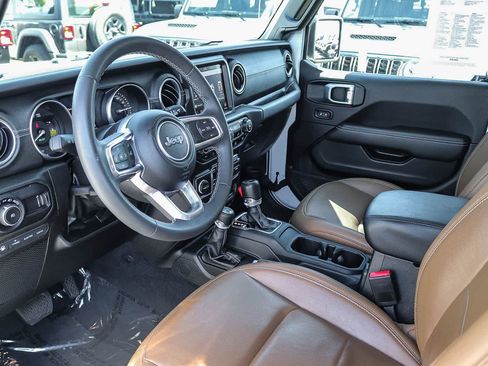 Used 2023 Jeep Wrangler Unlimited Sahara AWD/4WD image 20